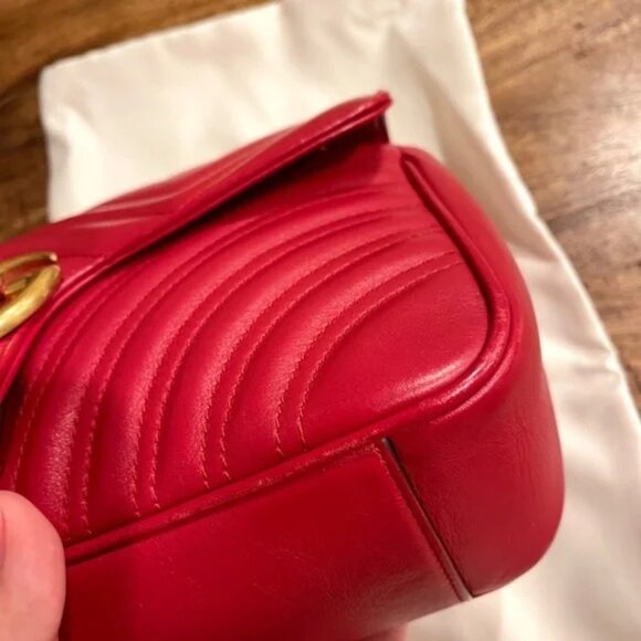 Gucci GG Marmont Small Matelasse Red Leather Shoulder Bag excellent condition - Picture 2 of 7